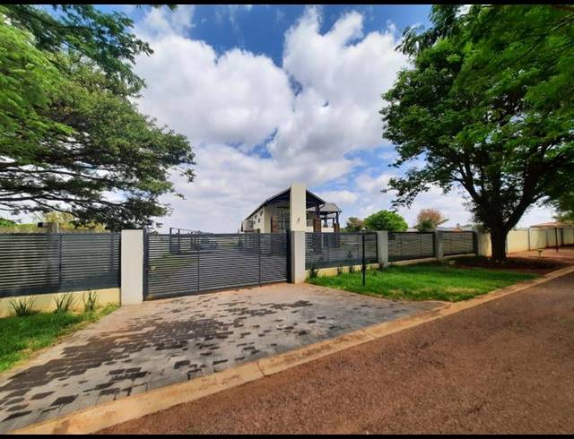 LAND FOR SALE IN KAMEELDRIFT EAST